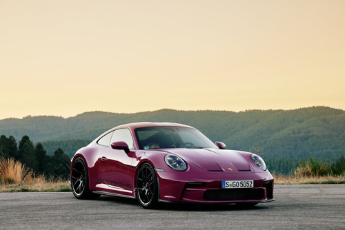 2024-Porsche-911-ST-front