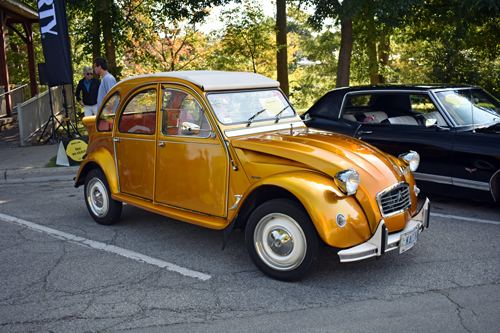 Cobble-Beach-1984-Citroen-2CV