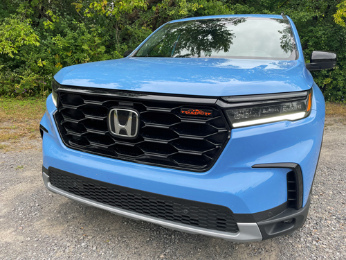 2023-Honda-Pilot-TrailSport-front-grille