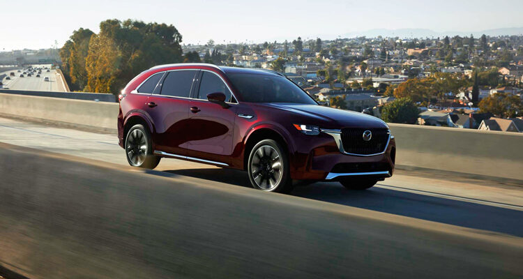 2024-Mazda-CX-90-front-three-quarters