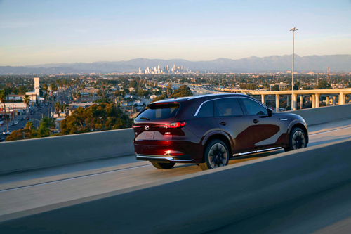 2024-Mazda-CX-90-rear-three-quarters