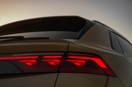 2025-Audi-Q8-SUV-taillight