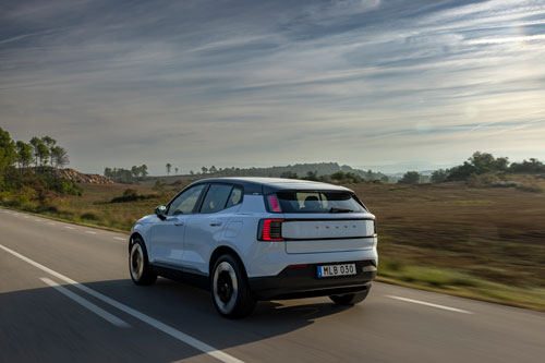 2025-Volvo-EX30-single-motor-extended-range-2