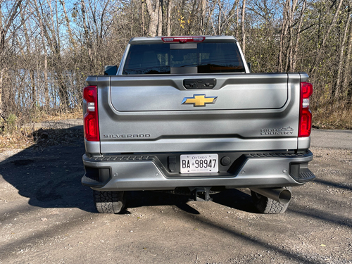 2024-Chevrolet-Silverado-tailgate