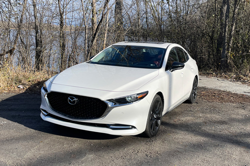 2024-Mazda3-GT-front-three-quarters