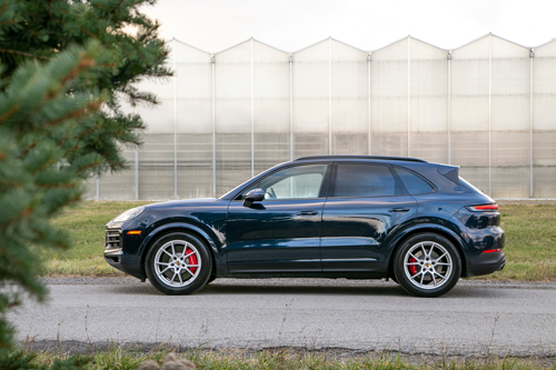 2024-Porsche-Cayenne-side-2