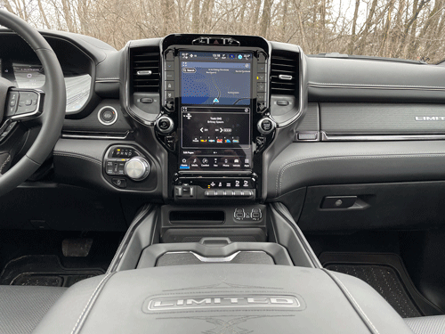 2023-Ram-1500-Limited-4x4-centre-console