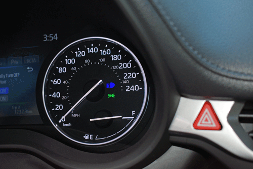 2024-Toyota-Sienna-Hybrid-speedo