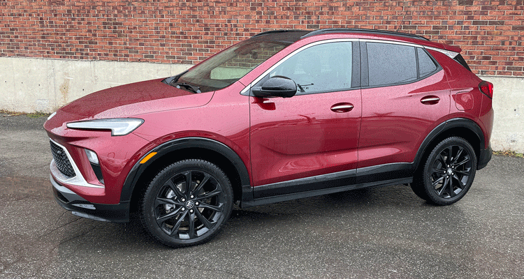 2024-Buick-Encore-front-three-quarters