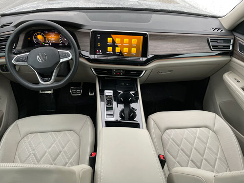 2024-Volkswagen-Atlas-front-dash