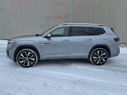 2024-Volkswagen-Atlas-side