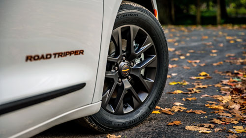 2023-Chrysler-Pacifica-Touring-L-Hybrid-Road-Tripper-wheel