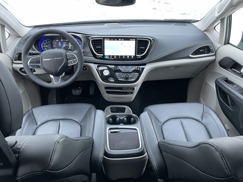 2023-Chrysler-Pacifica-front-seats