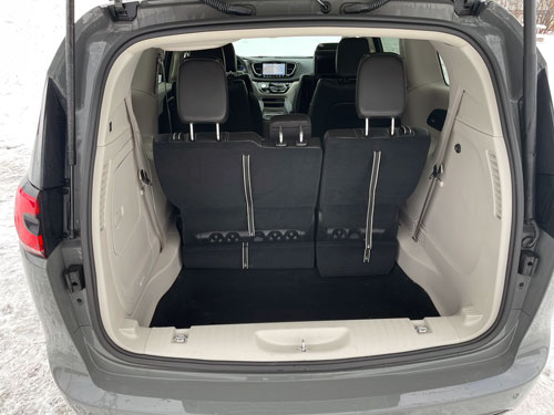 2023-Chrysler-Pacifica-rear-storage