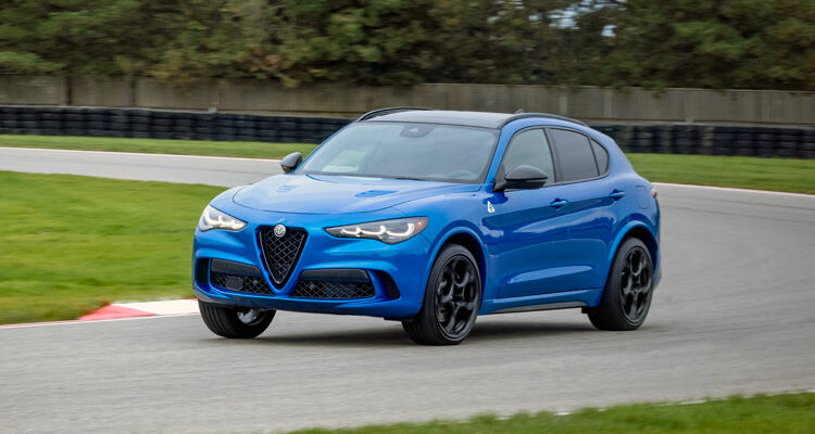 2024-Alfa-Romeo-Stelvio