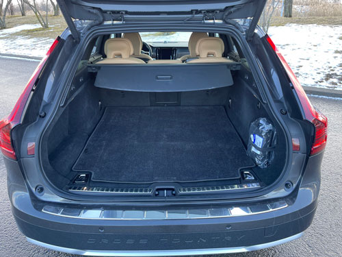 2024-Volvo-V90-rear-storage