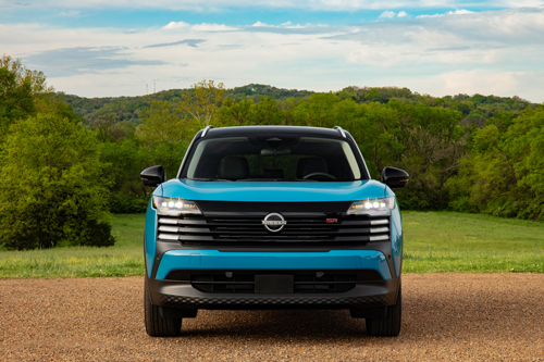 2025-Nissan-Kicks_Blue-front