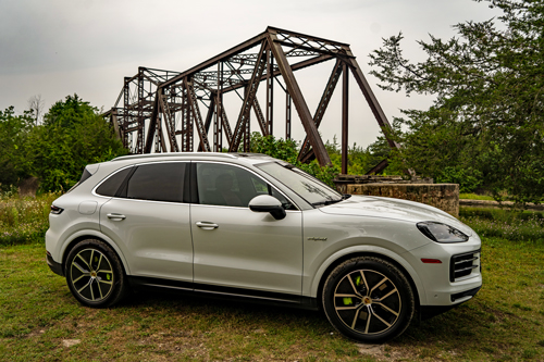 2024-Porsche-Cayenne-S-E-Hybrid-