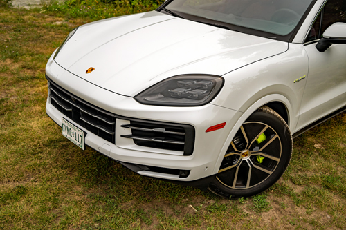 2024-Porsche-Cayenne-S-e-hybrid-front
