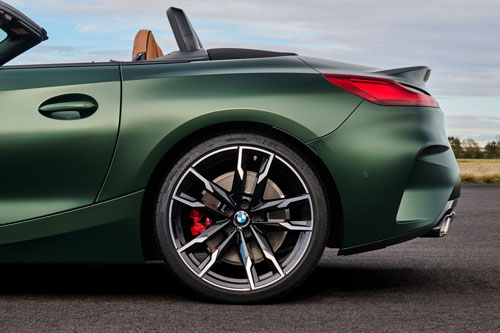 2025-BMW-Z4-M40i-Handschalter-rear-quarter