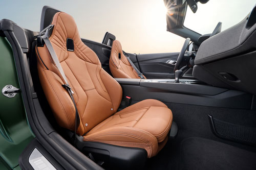 2025-BMW-Z4-M40i-Handschalter-seats