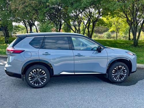 2024-Nissan-Rogue-SV