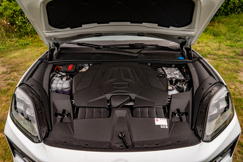 2024-Porsche-Cayenne-S-E-Hybrid-engine