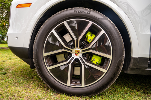 2024_Porsche_Cayenne_S_E_Hybrid-wheel