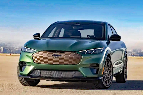 2025-Ford-Mustang-Mach-E-1