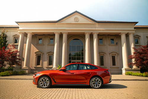 2024 BMW i4 xDrive40-side