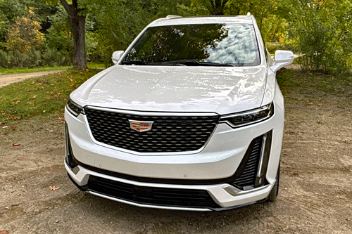 2025-Cadillac-XT6-front