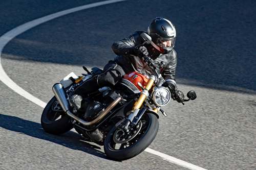 2025-Triumph-Speed-Twin-1200RS-1