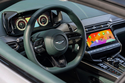 2025 Aston Martin Vanquish-dash