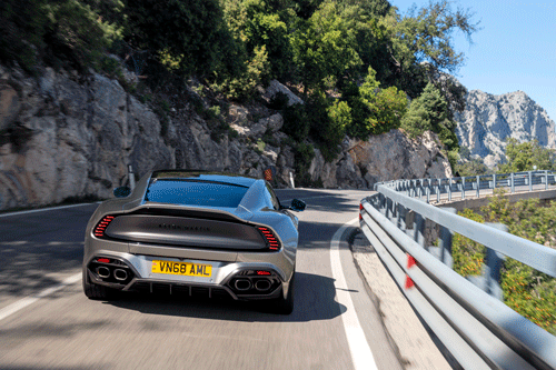 2025 Aston Martin Vanquish-rear-driving