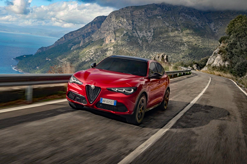 2025 Alfa Romeo Stelvio Intensa