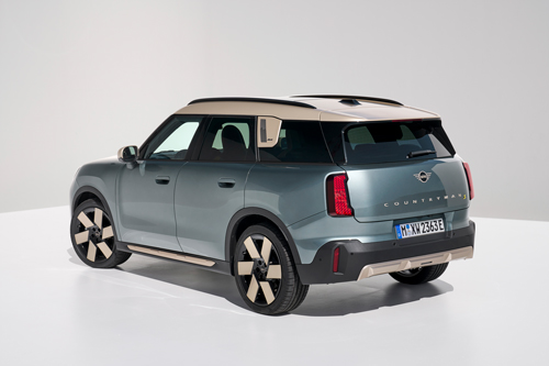 2025-Mini-Countryman-SE-ALL4-rear-three-quarters