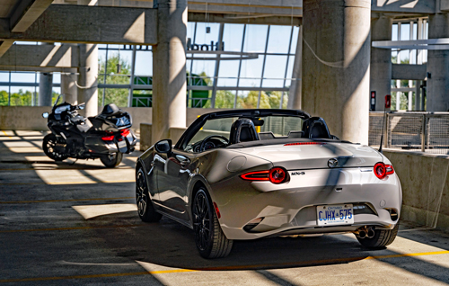 Mazda MX-5 Miata vs Honda Goldwing