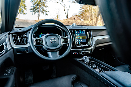 2025-Volvo-XC60-Black-Series-front-seats