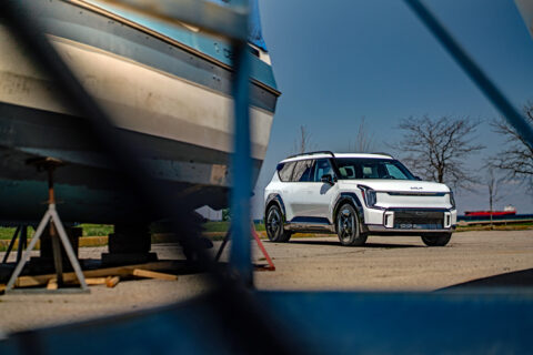 2025-Kia-EV9-Land-AWD-With-GT-Line-Package-Port-Dalhousie-2
