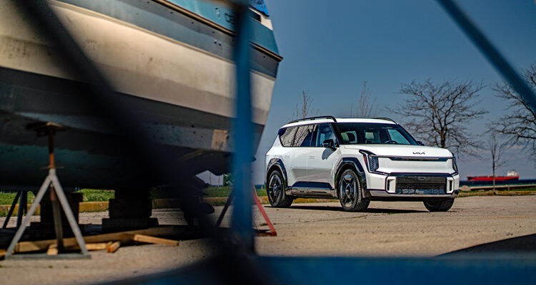 2025-Kia-EV9-Land-AWD-With-GT-Line-Package-Port-Dalhousie-2
