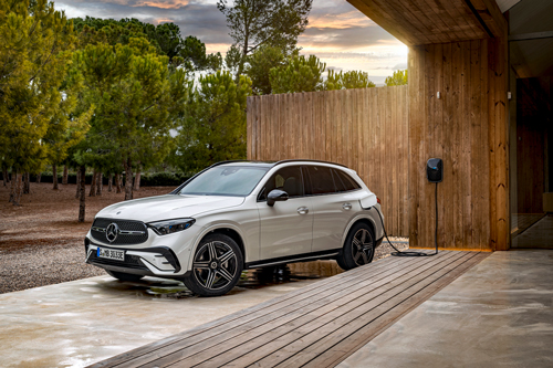 2025-Mercedes-Benz-GLC-350e-4MATIC-SUV-charging