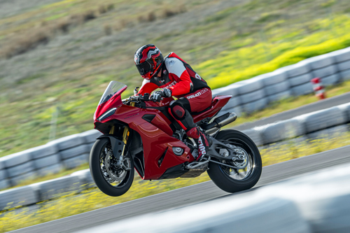 2025-Ducati-Panigale-V2-S-1