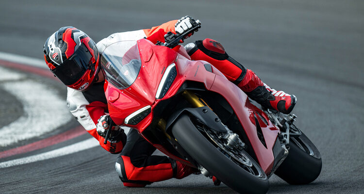 2025-Ducati-Panigale-V2-S-4