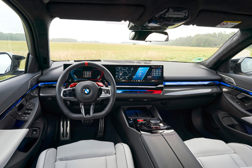 2025-BMW-M5-Sedan-front-dash