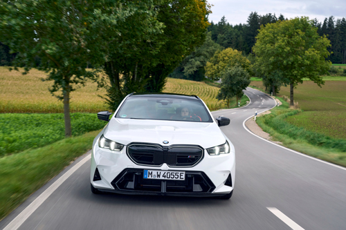 2025-BMW-M5-Touring-front-on-road