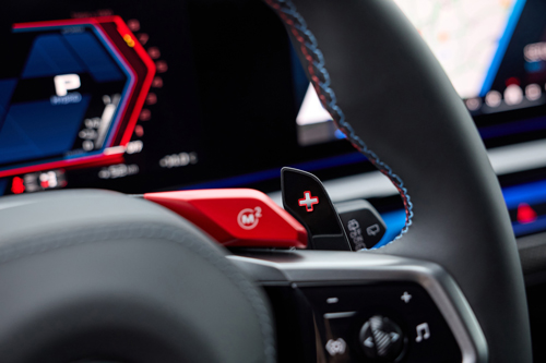 2025-BMW-M5-Touring-steering-wheel
