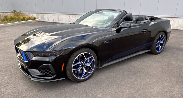 2025-Ford-Mustang-GT-Convertible-side-three-quarters