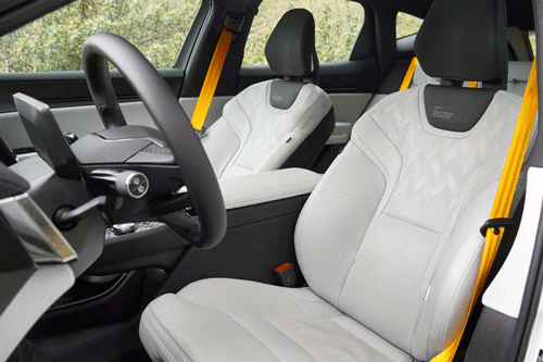 2025-Polestar-3-front-seats