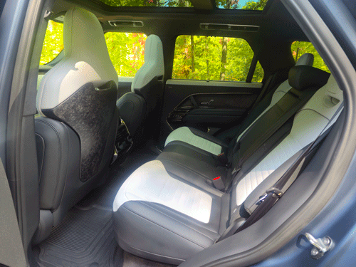 2025-Range-Rover-P635-SV-Edition-rear-seat