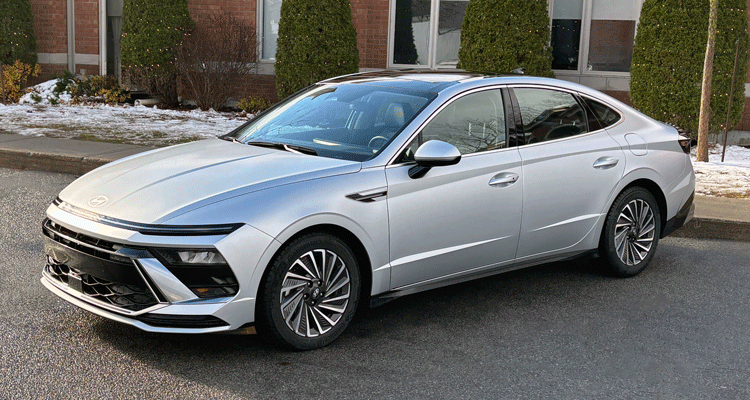 2026-Hyundai-Sonata-Hybrid-front-three-quarters